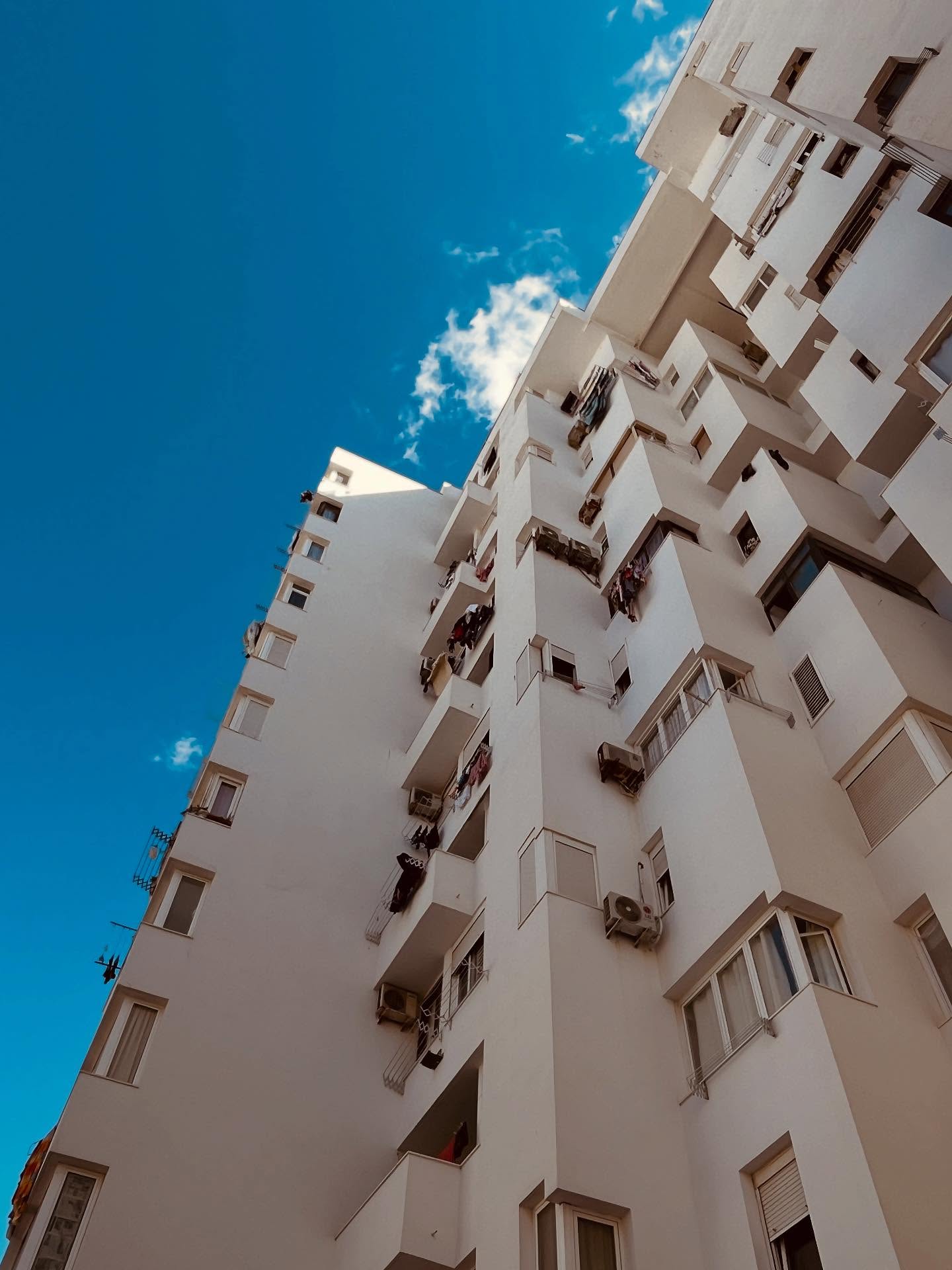 Eivissa - septembre 2025.
Quel coup de cœur pour l’île d’Ibiza !! Ce caillou méditerranéen est une pépite magnifique.
Tout plaquer et demander à Tanit de nous y accueillir ? Ça pourrait… et toi ? Tu connais l’île ??
#ibiza #ibiza❤️ #ibizasunset #ibizastyle #eivissa #eivissa🇪🇸 #colorfulart #architecture #archilovers #architecturephotographylovers #ibizalovers #ibizalovers🍒☀️☀️🌴 #iphonephotooftheday #iphonephotographer #reikimaster #reikichartres #chartres #chartresmaville