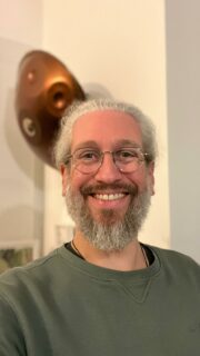 MERCI. Juste un réel pour vous remercier, spontanément, pour vos écoutes, vos écoutes, votre présence.
Merci à l’amoureuse qui m’a demandé de diffuser mes musiques.
Merci pour vos mots ici ou dans la vraie vie.
Ces 2,55€, c’est rien, mais c’est déjà tellement immense !!! Alors…
M E R C I 🙏✨
(Les liens sont dans ma bio)
#handpan #handpanmusic #handpanworld #handpanplayer #chartres #chartrescathedral #chartrestourisme #chartresmaville #eureetloir #eureetloirtourisme #musicianlife #artiste #reikihealing #reikimaster #meditationmusic #elsebal #electronicmusic #clip #videoclip #filmmakers #handpancommunity #handpanmusician #meinlsonicenergy #meinl #tubalophone #merci #thanks